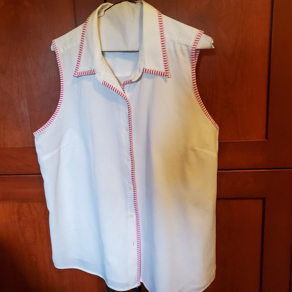 Christopher & Banks White Sleeveless Blouse with Pink & White Binding XL